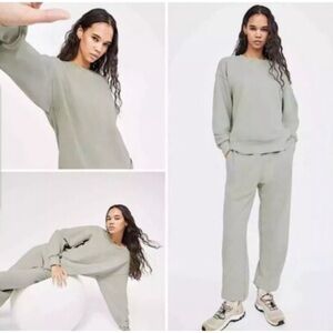 TNA Cozy AF Pullover Green Size 1